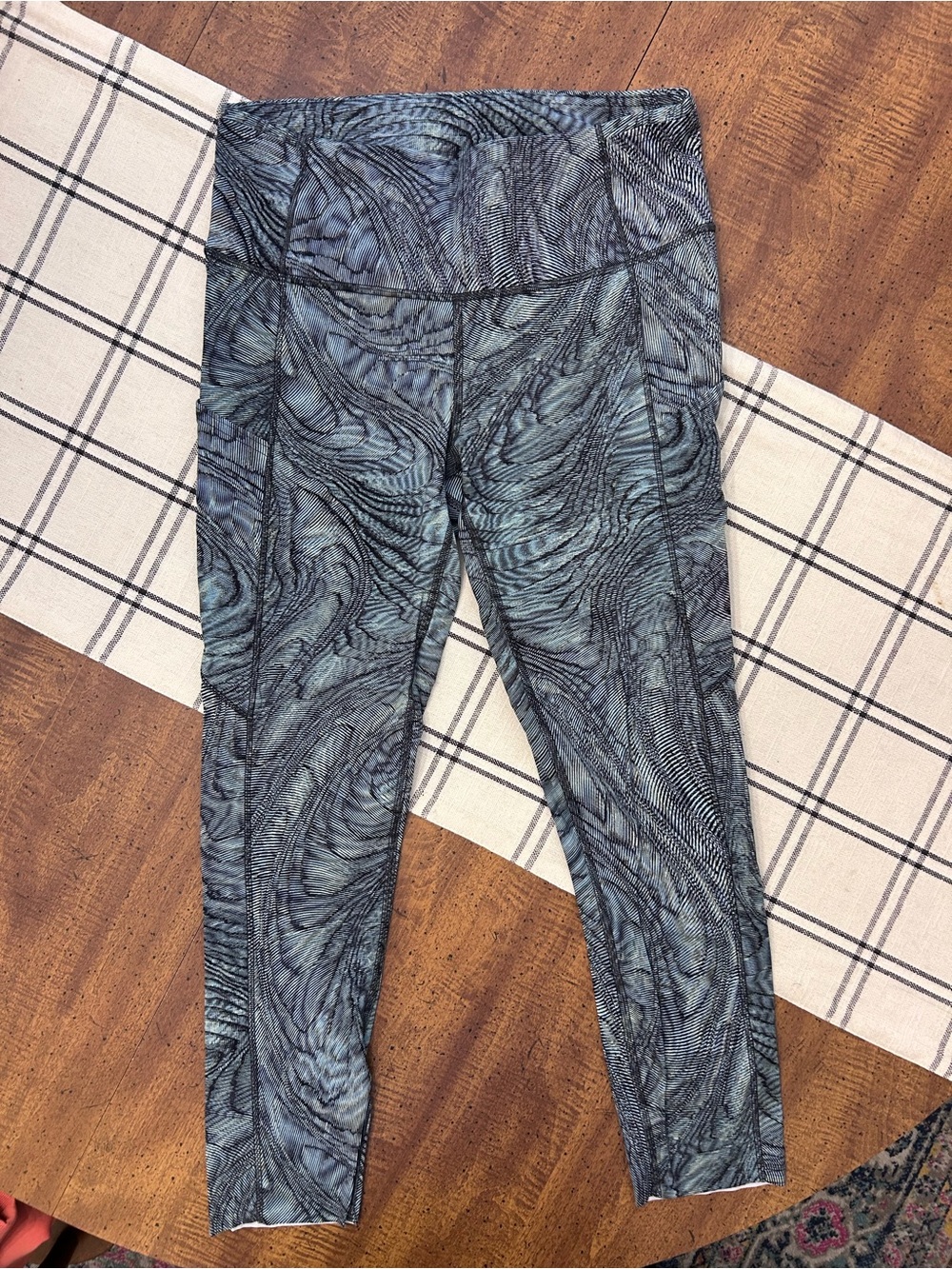Lululemon Fast and Free High Rise Crop 23” Women’s Size 8 Running Leggings
